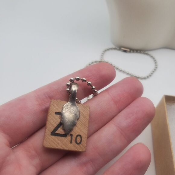 Scrabble necklace initial I‎ customized - Picture 3 of 3